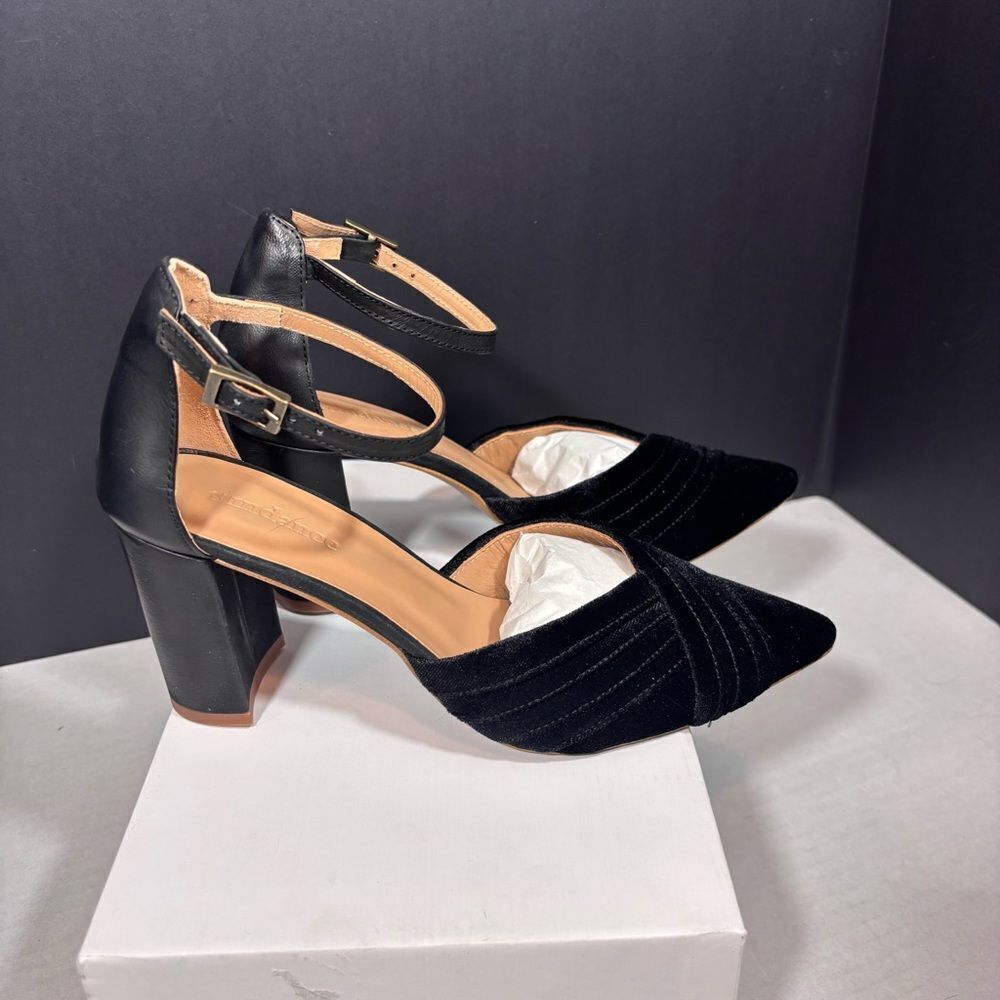 Sundance Arden Velvet and Leather Pointed Toe Heels NEW in box size 38/8